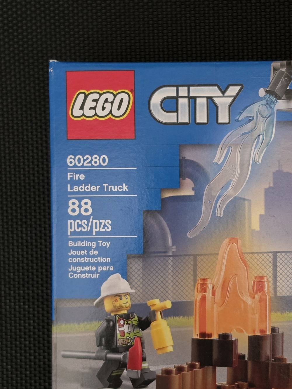LEGO City Red Fire Ladder Truck Building Set #60280 NWT - Picture 2 of 11